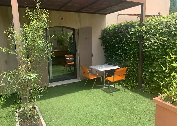 Bastide De 3*